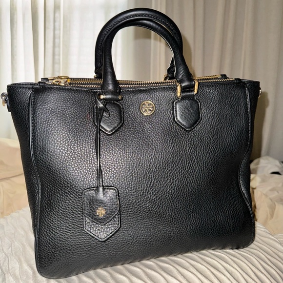 Tory Burch Handbags - 🛑SOLD‼️Tory Burch Robinson Pebbled Tote